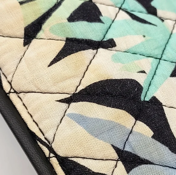 Vera Bradley Camofloral Laptop Messenger Bag Blue Floral Quilted - Picture 11 of 11